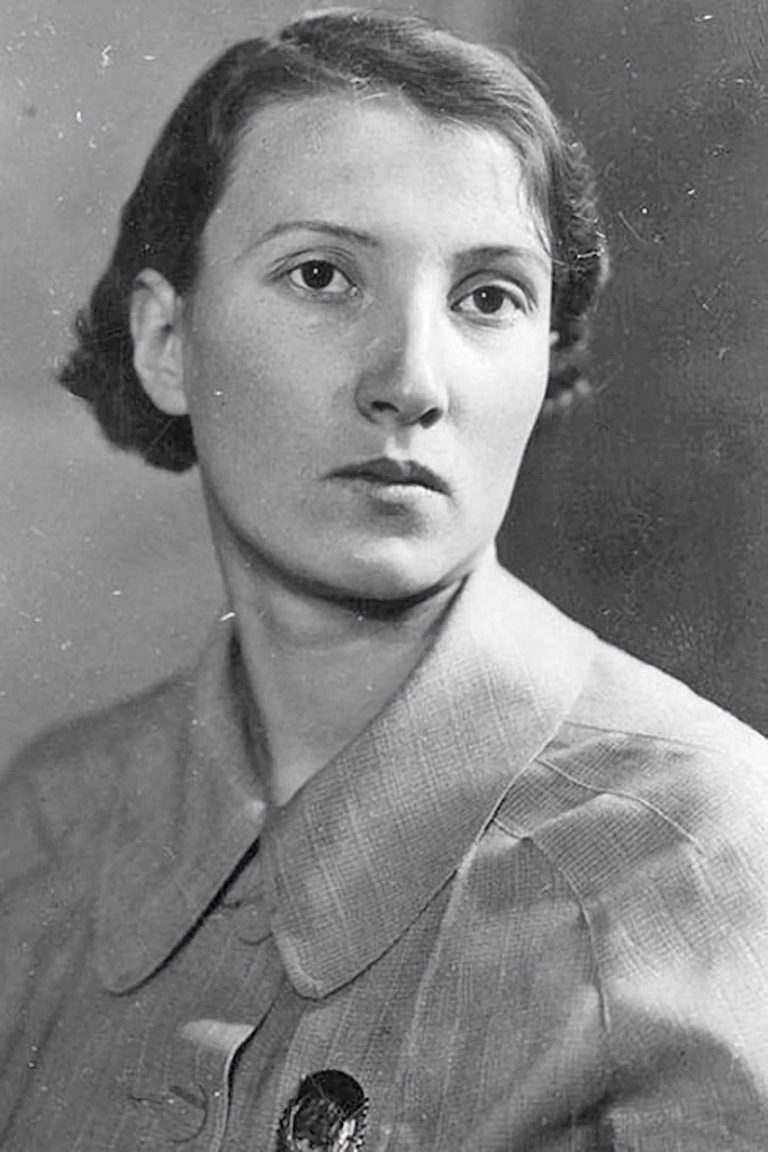 Депутат Верховного Совета СССР Валентина Семёновна Хетагурова. 1938 год. Газета «Красная Звезда»